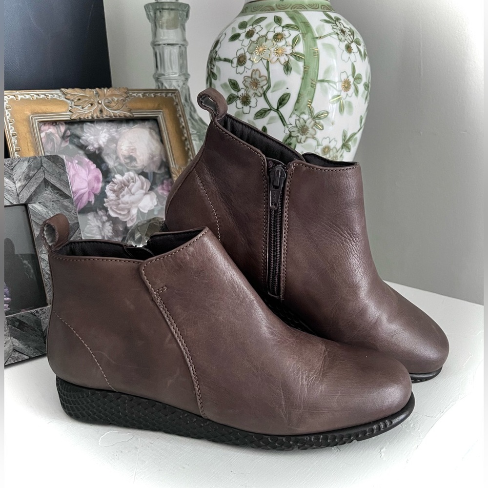 Saydo zip brown leather booties